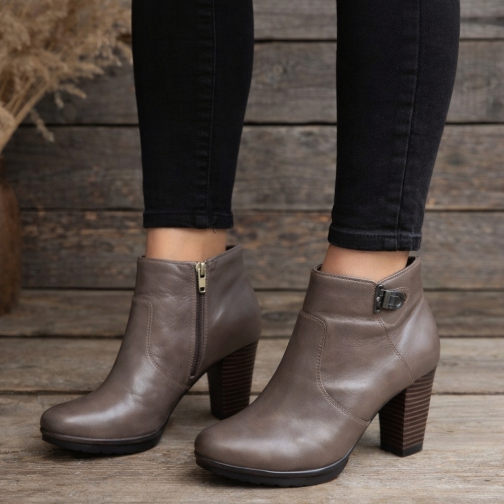 Easy Spirit Kassandra Modern Western Minimalist Antigravity Comfort Bootie 9W - Picture 16 of 16